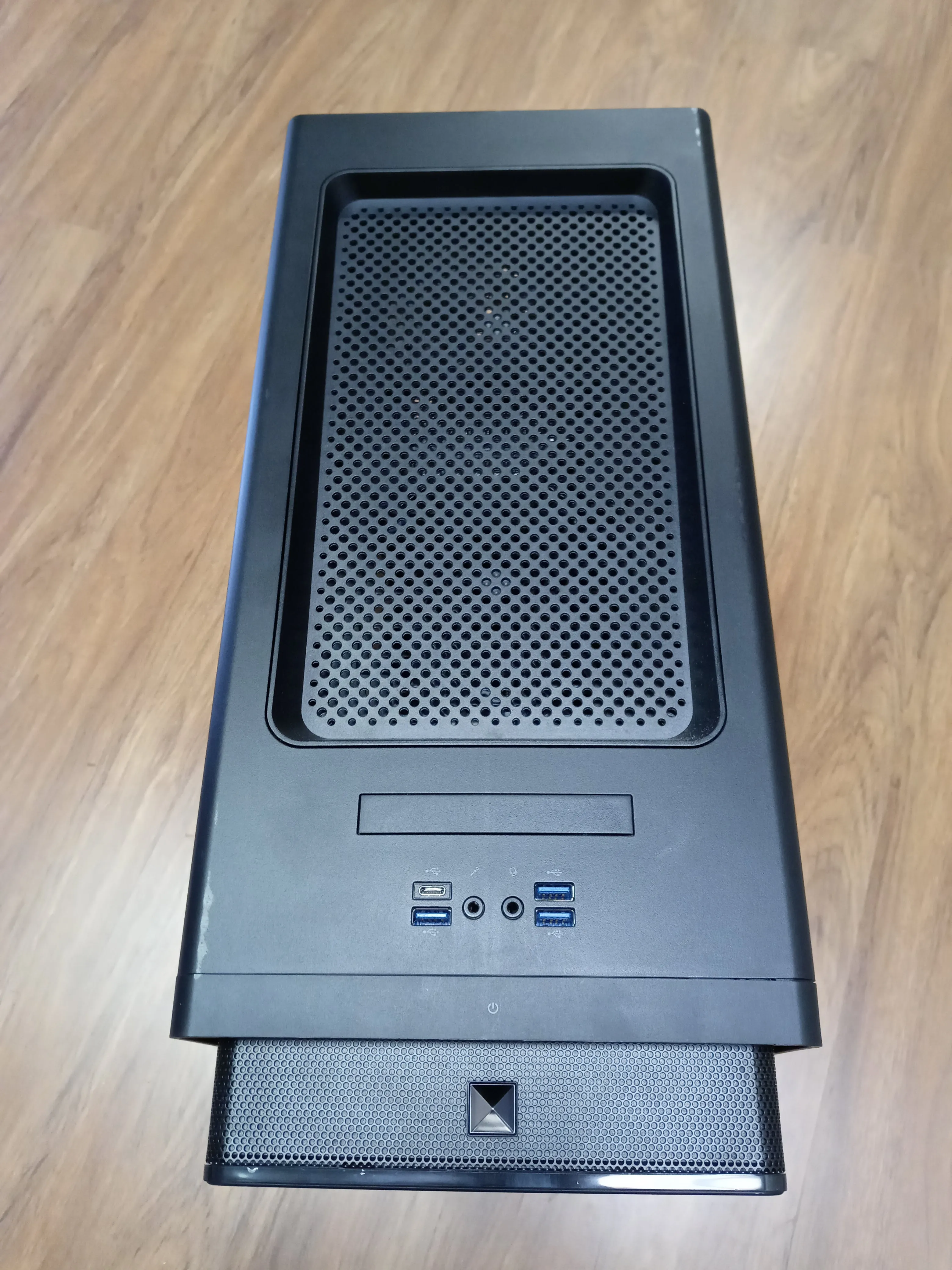 Acer Predator Orion 5000 Gaming PC Intel i7-13700F 16GB 1TB SSD RTX 4060 Ti 8GB