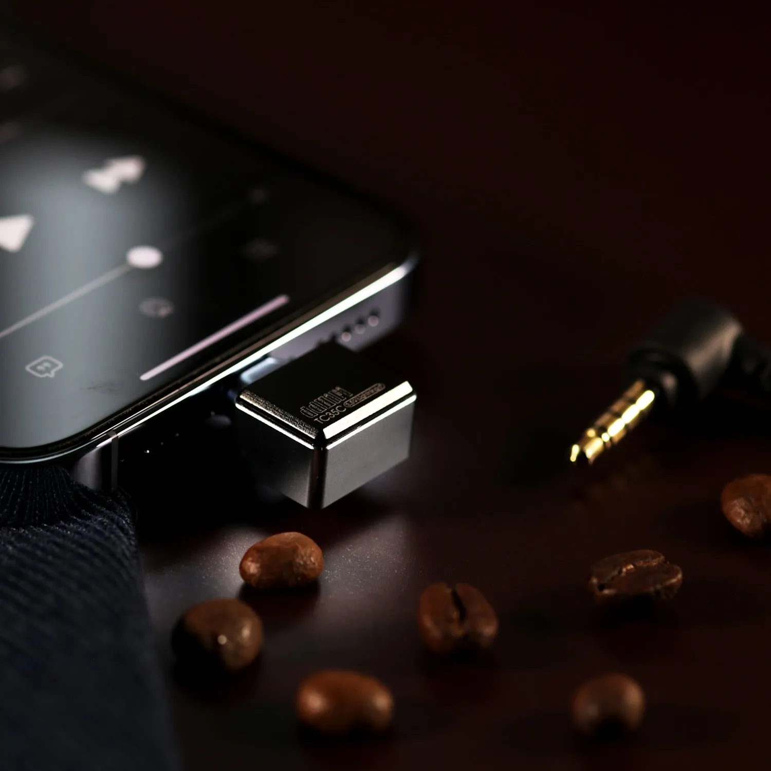 DD ddHiFi TC35C Light-ning to 3.5mm High Fidelity Adapter for iPhone