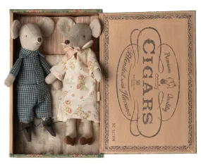 Grandma & Grandpa Mice in Cigarbox