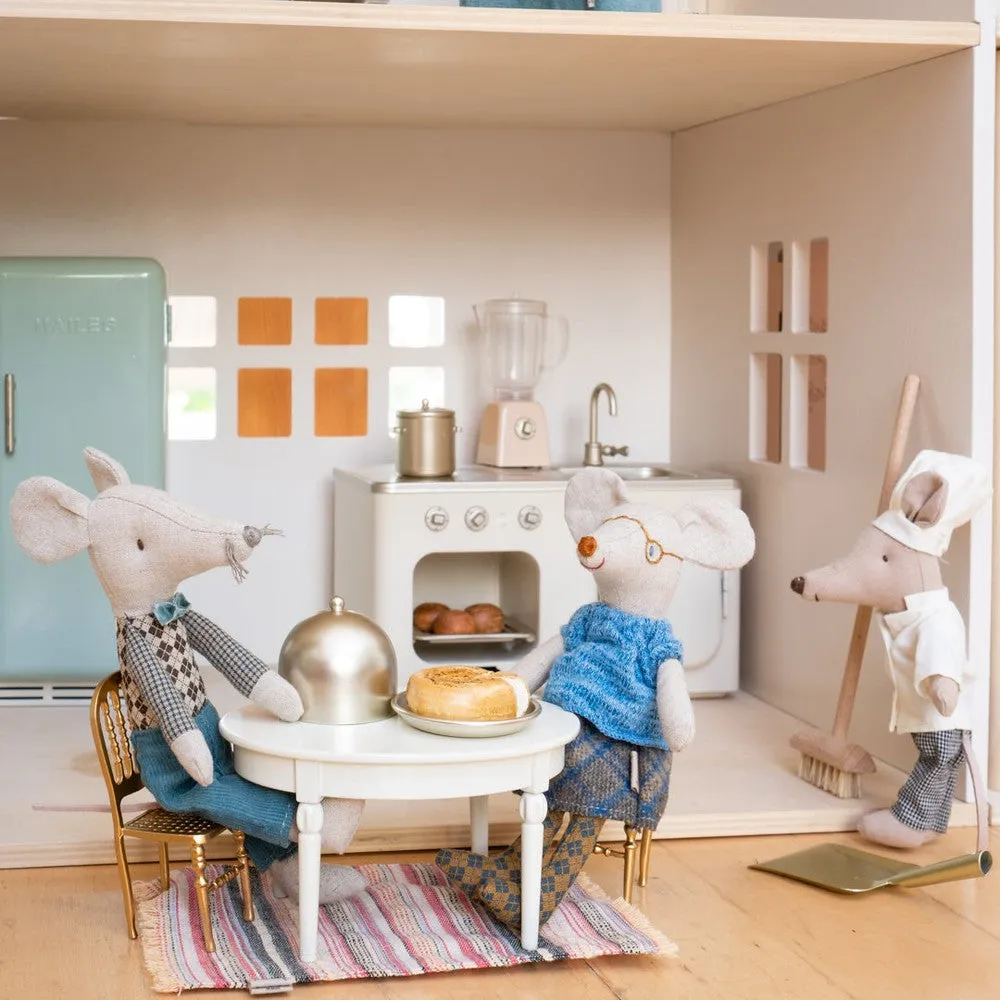 Maileg dining table for mice