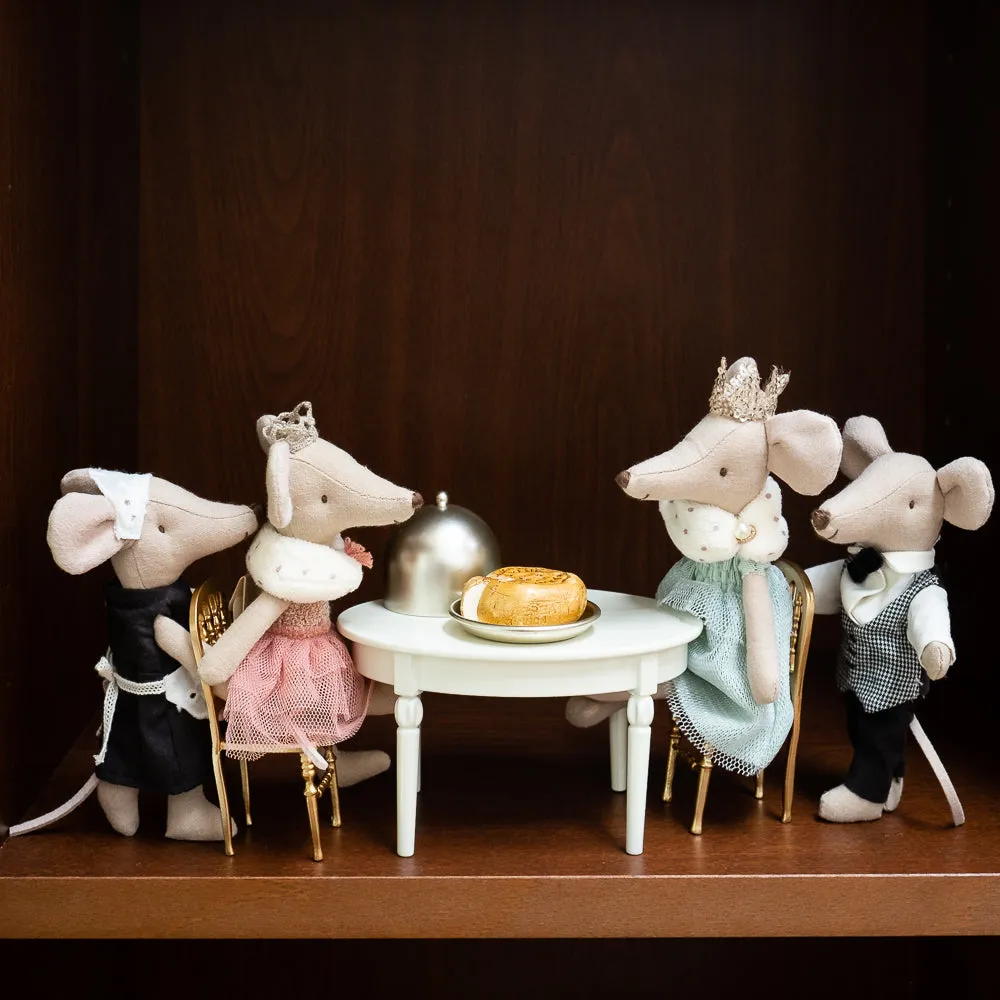 Maileg dining table for mice