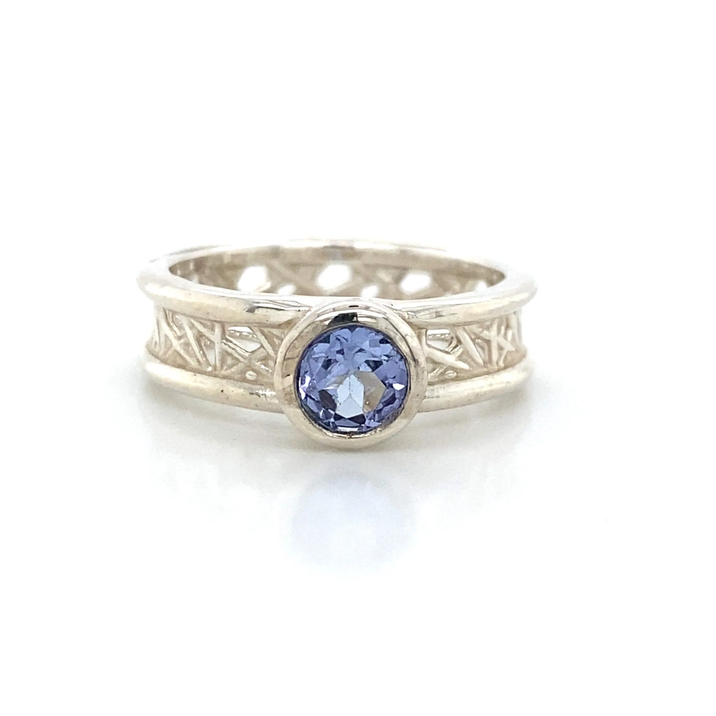 Petite Round Connection Ring 5mm Tanzanite