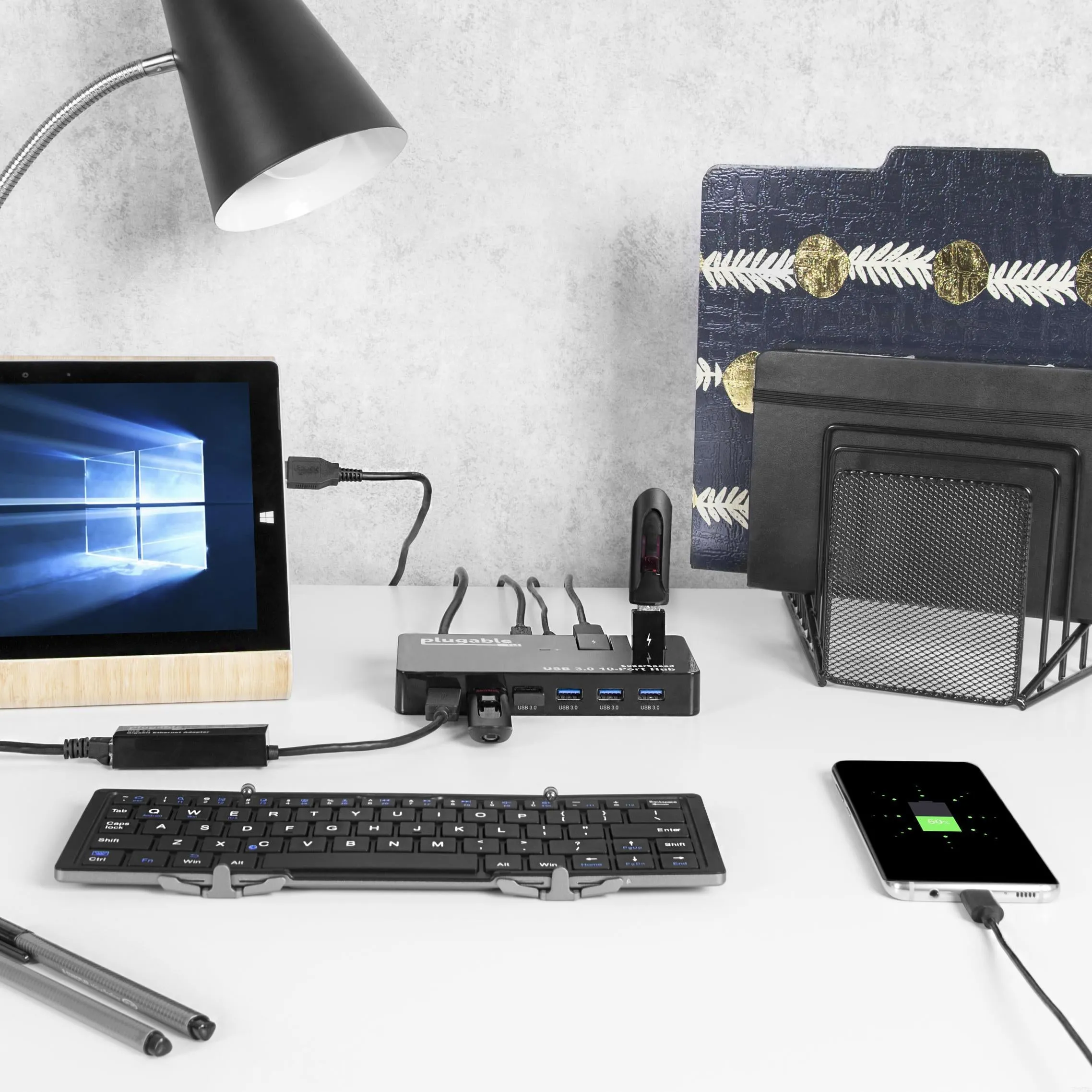 Plugable USB 3.0 10-Port Hub with 50W Power Adapter