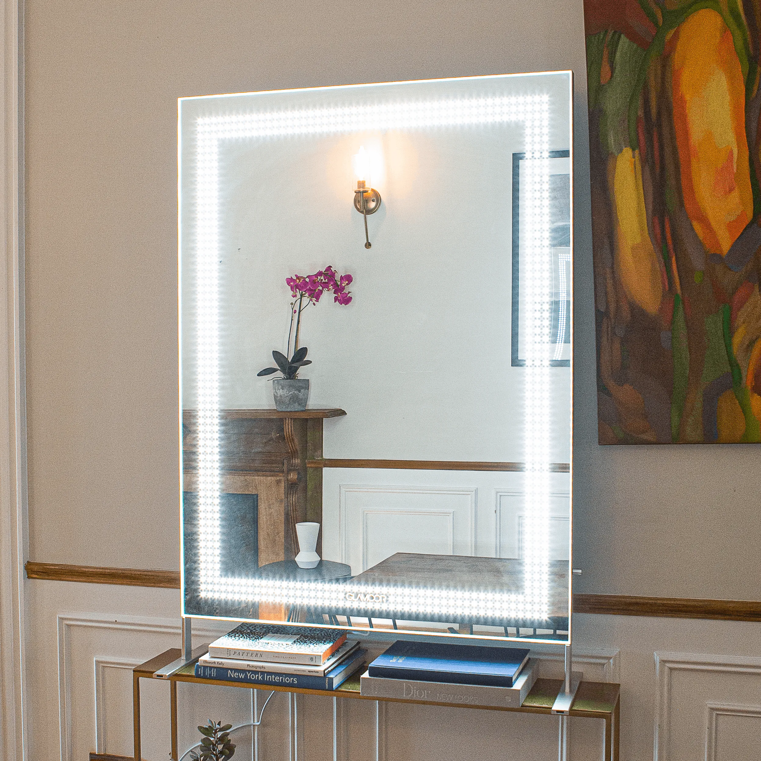 SOCIALITE Mirror